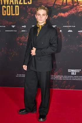 Julius Henri Busch bei der Premiere der ARD-Miniserie Schwarzes Gold im Kuppelsaal. Hannover, 04.11.2025