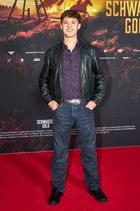 Leo Knizka bei der Premiere der ARD-Miniserie Schwarzes Gold im Kuppelsaal. Hannover, 04.11.2025