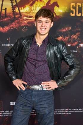 Leo Knizka bei der Premiere der ARD-Miniserie Schwarzes Gold im Kuppelsaal. Hannover, 04.11.2025