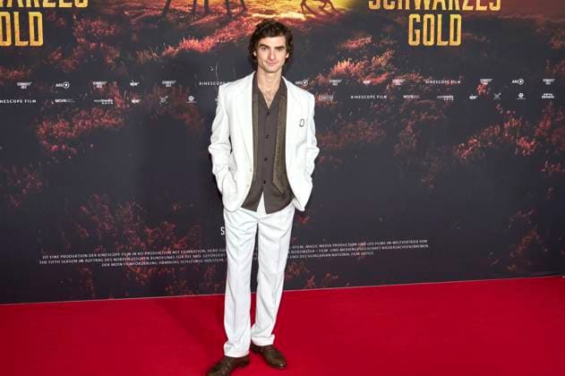 Aaron Hilmer bei der Premiere der ARD-Miniserie Schwarzes Gold im Kuppelsaal. Hannover, 04.11.2025