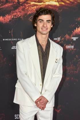 Aaron Hilmer bei der Premiere der ARD-Miniserie Schwarzes Gold im Kuppelsaal. Hannover, 04.11.2025