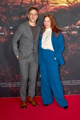 Tom Wlaschiha und Henny Reents bei der Premiere der ARD-Miniserie Schwarzes Gold im Kuppelsaal. Hannover, 04.11.2025