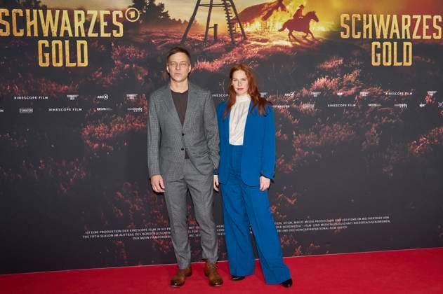 Tom Wlaschiha und Henny Reents bei der Premiere der ARD-Miniserie Schwarzes Gold im Kuppelsaal. Hannover, 04.11.2025