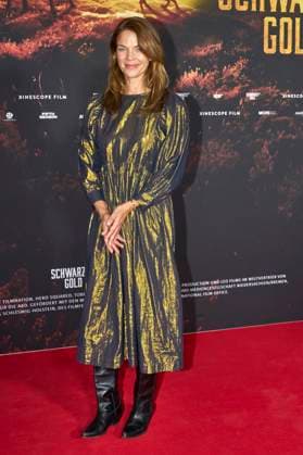 Jesscia Schwarz bei der Premiere der ARD-Miniserie Schwarzes Gold im Kuppelsaal. Hannover, 04.11.2025