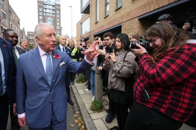 King Charles visits Chatfield Health Care in London, 05 November 2025 London, UK, 05 November 2025: Britain s King Charles III visits Chatfield Health Care to find out more about the services and bespoke support they provide to veterans in Battersea, London., Credit:Kirsty Wigglesworth Avalon London, United Kingdom  Copyright: xKirstyxWigglesworthx xAvalonx 1050485259