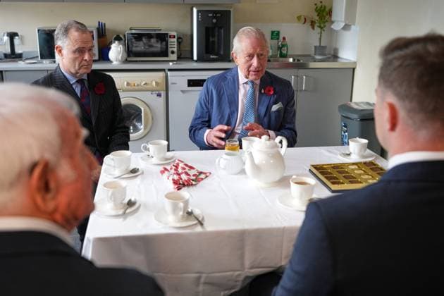 King Charles visits Chatfield Health Care in London, 05 November 2025 London, UK, 05 November 2025: Britain s King Charles III visits Chatfield Health Care to find out more about the services and bespoke support they provide to veterans in Battersea, London., Credit:Kirsty Wigglesworth Avalon London, United Kingdom  Copyright: xKirstyxWigglesworthx xAvalonx 1050485286