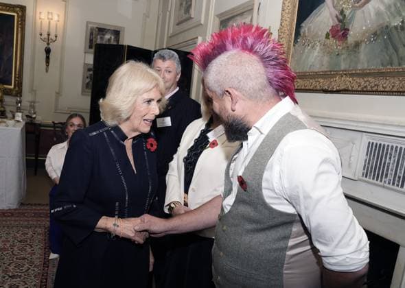 . 05 11 2025. London, United Kingdom. Queen Camilla with social media star ÔSpudmanÕ as she hosts a reception to celebrate community volunteering at Clarence House in London.  xPoolx xi-Imagesx IIM-26355-0010