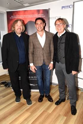 Benjamin Sahler Intendant, Festspielhaus Neuschwanstein Alex Balga Regisseur Thomas Linsmayer Deutsches Theater GF. Muenchen 05.11.2025 Presseclub Muenchen Praesentation-Musical im Festspielhaus Neuschwanstein:Deutschlandpremiere von RUDOLF Der letzte Kuss Fuessen Foto Muenchen