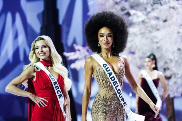 Miss Universe 2025 In Bangkok. Miss Greece Mary Chatzipavlou (L) and Miss Guadeloupe Ophely Mezino (R) present on stage during the official Miss Universe 2025 welcome event in Bangkok, Thailand, on November 5, 2025. Women representing 120 nations compete in the 74th edition of the Miss Universe pageant, which takes place in Thailand. Bangkok Thailand  Copyright: xAnusakxLaowilasx originalFilename: laowilas-notitle251105_np9xi.jpg