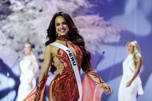 Miss Universe 2025 In Bangkok. Miss Peru Karla Bacigalupo presents on stage during the official Miss Universe 2025 welcome event in Bangkok, Thailand, on November 5, 2025. Women representing 120 nations compete in the 74th edition of the Miss Universe pageant, which takes place in Thailand. Bangkok Thailand  Copyright: xAnusakxLaowilasx originalFilename: laowilas-notitle251105_np5V4.jpg