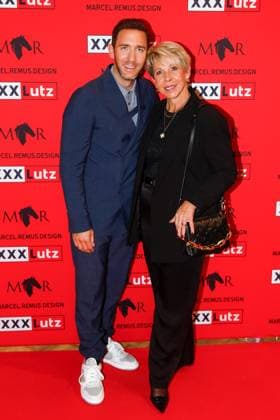 Marcel Remus präsentiert seine eigene Bettwäsche-Kollektion bei XXXLutz in Nürnberg Nürnberg, 0.11.2025 Marcel Remus mit Mutter Silke bei der Präsentation der Marcel Remus Bettwäsche-Kollektion bei XXXLutz in Nürnberg Bayern Copyright: xMatthiasxGränzdörferx