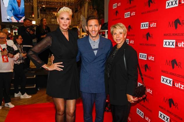 Marcel Remus präsentiert seine eigene Bettwäsche-Kollektion bei XXXLutz in Nürnberg Nürnberg, 0.11.2025 Marcel Remus mit Mutter Silke und Brigitte Nielsen bei der Präsentation der Marcel Remus Bettwäsche-Kollektion bei XXXLutz in Nürnberg Bayern Copyright: xMatthiasxGränzdörferx