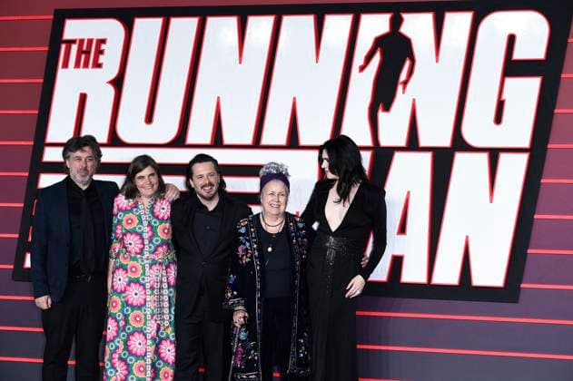 Edgar Wright mit Familie und Julia Cumming bei der Premiere des Kinofilms The Running Man im Odeon Luxe Leicester Square. London, 05.11.2025