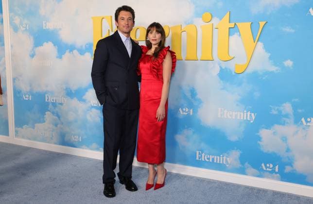 05 November 2025 - Los Angeles, California - Miles Teller, Elizabeth Olsen. Eternity Special Film Screening held at AMC Century City 15. Los Angeles USA - ZUMAa123 20251105_zaa_a123_146 Copyright: xADx