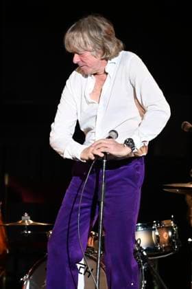 Helge Schneider live bei einem Konzert seiner Ein Mann und seine Musik -Tour im Kuppelsaal. Hannover, 05.11.2025