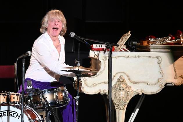 Helge Schneider live bei einem Konzert seiner Ein Mann und seine Musik -Tour im Kuppelsaal. Hannover, 05.11.2025