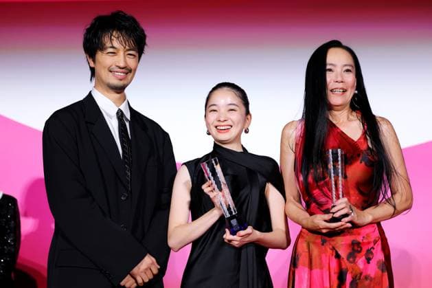 Takumi Saito, Momoko Fukuchi, Naomi Kawase, November 05, 2025 - Takumi Saito, Momoko Fukuchi, Naomi Kawase, speak after winning Award for Best Actress for the film Echoes of Motherhood during the 38th Tokyo International Film Festival. award ceremony, in Tokyo, Japan on November 05, 2025.  aflo_309485275