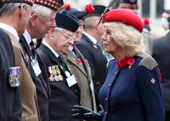 Queen Camilla Attends The 97th Field Of Remembrance Queen Camilla speaks with attendees on a visit to the 97th Field Of Remembrance at Westminster Abbey on November 06, 2025 in London, England. The Field of Remembrance has been held every November since 1928 when The Poppy Factory, of which Queen Camilla is Patron, brought a group of disabled veterans, a tray of poppies and a collecting tin to the grounds of St Margaret s Church at Westminster Abbey., Credit:Avalon.red Avalon United Kingdom, England, London, Westminster Abbey  Copyright: xAvalon.redx xAvalonx 1050721713