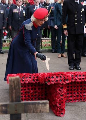 Queen Camilla Attends The 97th Field Of Remembrance Queen Camilla lays a Cross of Remembrance during a visit to the 97th Field Of Remembrance at Westminster Abbey on November 06, 2025 in London, England. The Field of Remembrance has been held every November since 1928 when The Poppy Factory, of which Queen Camilla is Patron, brought a group of disabled veterans, a tray of poppies and a collecting tin to the grounds of St Margaret s Church at Westminster Abbey., Credit:Avalon.red Avalon United Kingdom, England, London, Westminster Abbey  Copyright: xAvalon.redx xAvalonx 1050733081