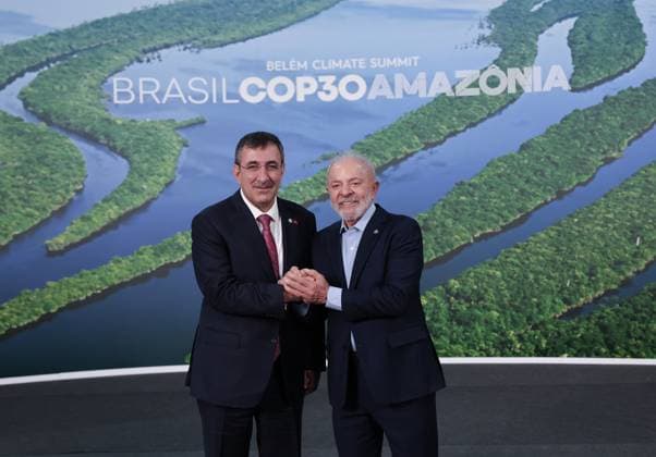 News Bilder des Tages Cevdet Yilmaz - Luiz Inacio Lula da Silva meeting in Brazil BELEM, BRAZIL - NOVEMBER 06: Turkish Vice President Cevdet Yilmaz (L) meets with Brazil President Luiz Inacio Lula da Silva (R) as part of the 30th Conference of the Parties (COP30) to the United Nations Framework Convention on Climate Change at Belem Climate Summit Complex on November 06, 2025 in Belem, Brazil. Ahmet Okur Anadolu Belem Brazil. Editorial use only. Please get in touch for any other usage.  Copyright: x2025xAnadoluxAhmetxOkurx