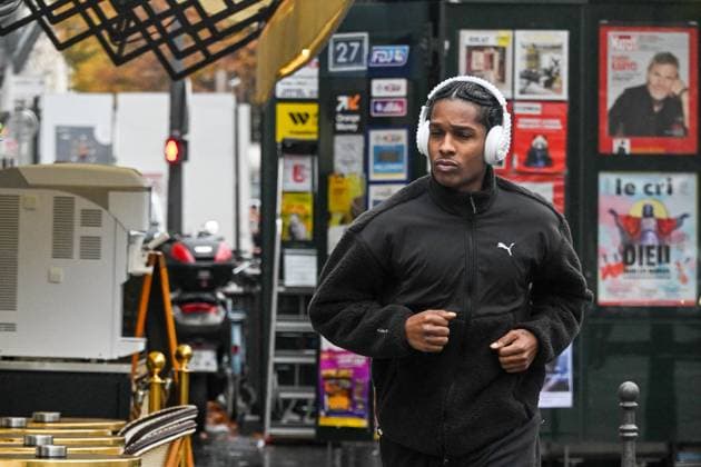 American rapper, songwriter, producer, director and actor A AP Rocky ASAP goes for a jog on an autumn morning in Paris, France, on November 6, 2025 Yehiel Chekroune Bestimage American rapper, songwriter, producer, director and actor A AP Rocky ASAP goes for a jog on an autumn morning in Paris, France, on November 6, 2025 Paris France Copyright: xYehielxChekrounex xBestimagexYehielxChekrounex xBestimagex