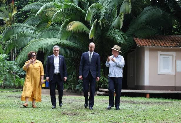 The Prince of Wales Attends COP30 06 11 2025. BelÃ m, Brazil. At the Museu Emilio Goeldi, The Prince of Wales and British Prime Minister Sir Keir Starmerdiscussed with 15 young leaders how youth in Brazil are responding to the most pressing global issues, including climate action, inclusion, the future of work, and civic and political participation. They also heard about the findings of the Next Generation Brazil study on climate literacy, education and employment., Credit:Pete Maclaine Avalon Brazil, BelÃ m  Copyright: xPetexMaclainex xAvalonx 1050802958