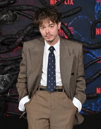 ˜Stranger Things 5™ World Premiere Charlie Heaton arriving to Stranger Things 5™ world premiere held at the TCL Chinese Theatre on November 6, 2025 in Hollywood, Ca. Hollywood TCL Chinese Theatre California USA Copyright: xLisaxOConnor xAFF-USA.COMx