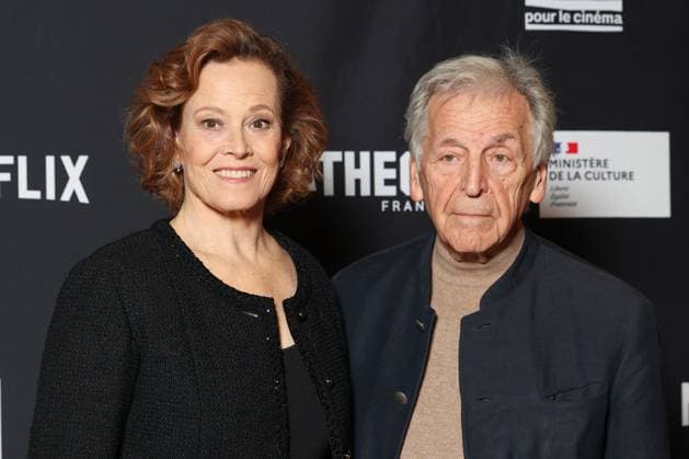Sigourney Weaver Retrospective at la cinematheque Retrospective Sigourney Weaver à la Cinematheque Sigourney Weaver et Costa Gavras 450438 2025 11 06 France Weaver, Sigourney  Copyright: xSebastienxFremontx xStarfacex STAR_450438_010
