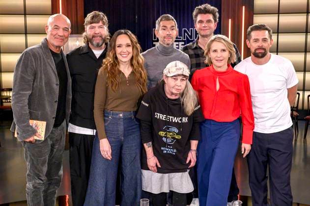 Heiner Lauterbach, Rea Garvey, Carolin Kebekus, Linda Rennings, Micky Beisenherz, Lutz van der Horst, Susan Link und Klaas Heufer-Umlauf bei der Aufzeichnung der WDR-Talkshow Kölner Treff im WDR Studio BS 3. Köln, 06.11.2025