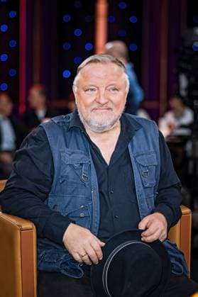 MDR - Riverboat. Schauspieler Axel Prahl anläßlich der Aufzeichnung der MDR - Talkshow Riverboat am 06.11.2025 in der Mediacity Leipzig. 20251106SFL0020