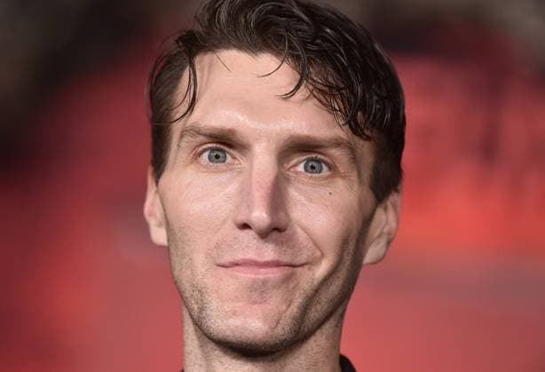 ˜Stranger Things 5™ World Premiere Alex Breaux arriving to the Stranger Things 5™ world premiere held at the TCL Chinese Theatre on November 6, 2025 in Hollywood, Ca. Hollywood TCL Chinese Theatre California USA Copyright: xLISAxOConnor xAFF-USA.COMx