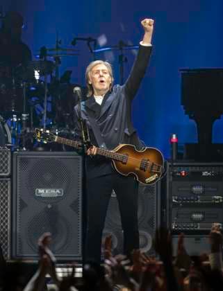 November 6, 2025, Nashville, Tennessee, USA: November 6, 2025: Paul McCartney performs in Nashville on at The Pinnacle as part of his Got Back 2025 tour. The concert featured music from The Beatles, Wings, and his solo career. Nashville USA  - ZUMAh234 20251106_zsp_h234_004 Copyright: xMarkxEdwardxHarrisx