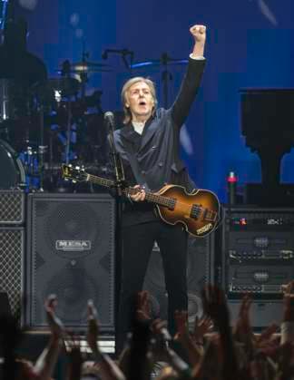 November 6, 2025, Nashville, Tennessee, USA: November 6, 2025: Paul McCartney performs in Nashville on at The Pinnacle as part of his Got Back 2025 tour. The concert featured music from The Beatles, Wings, and his solo career. Nashville USA - ZUMAh234 20251106_zsp_h234_006 Copyright: xMarkxEdwardxHarrisx