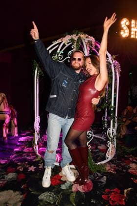 Adrian Louis und Joelina Drews bei der Teatro - Secret Garden Premiere am 6.11.2025 im Spiegelpalast in Muenchen Teatro Dinnershow Secret Garden Gala Premiere 2025 in Muenchen
