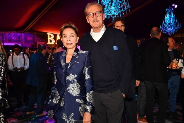 Monika Peitsch und Sven Hansen-Hoechstaedt bei der Teatro - Secret Garden Premiere am 6.11.2025 im Spiegelpalast in Muenchen Teatro Dinnershow Secret Garden Gala Premiere 2025 in Muenchen
