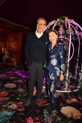 Monika Peitsch und Sven Hansen-Hoechstaedt bei der Teatro - Secret Garden Premiere am 6.11.2025 im Spiegelpalast in Muenchen Teatro Dinnershow Secret Garden Gala Premiere 2025 in Muenchen