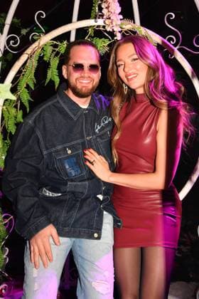 Adrian Louis und Joelina Drews bei der Teatro - Secret Garden Premiere am 6.11.2025 im Spiegelpalast in Muenchen Teatro Dinnershow Secret Garden Gala Premiere 2025 in Muenchen