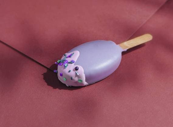 Food, Eiscreme in lila Glasur Food, Popsicle ice cream in purple glaze Copyright: imageBROKER AntonxDobrea ibxiqx15538513.jpg