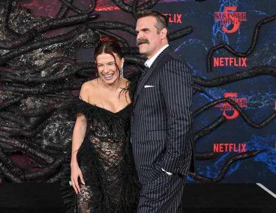 ˜Stranger Things 5™ World Premiere Millie Bobby Brown and David Harbour arriving to the Stranger Things 5™ world premiere held at the TCL Chinese Theatre on November 6, 2025 in Hollywood, Ca. Hollywood TCL Chinese Theatre California USA Copyright: xLISAxOConnor xAFF-USA.COMx