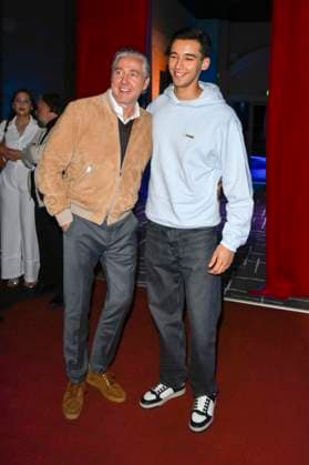 abb MtsDoubtfire- San Diego mit Vater Franjo Pooth Sohn zu Gast auf der Party zu der Premiere Mrs.Doubtfire Der Neue Musical Hit im Capitol Theater am 06.11.2025 in Duesseldorf NRW Deutschland