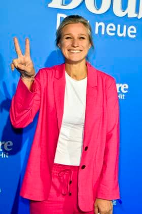 abb MtsDoubtfire- Britta Heidemann ex Fechterin zu Gast auf dem blauen Teppich bei der Premiere Mrs.Doubtfire Der Neue Musical Hit im Capitol Theater am 06.11.2025 in Duesseldorf NRW Deutschland