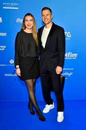 abb MtsDoubtfire- Markus Rehm, Agnieszka Olszewska zu Gast auf dem blauen Teppich bei der Premiere Mrs.Doubtfire Der Neue Musical Hit im Capitol Theater am 06.11.2025 in Duesseldorf NRW Deutschland