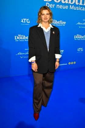 abb MtsDoubtfire- Sinje Irslinger Schauspielerin zu Gast auf der Party zu der Premiere Mrs.Doubtfire Der Neue Musical Hit im Capitol Theater am 06.11.2025 in Duesseldorf NRW Deutschland