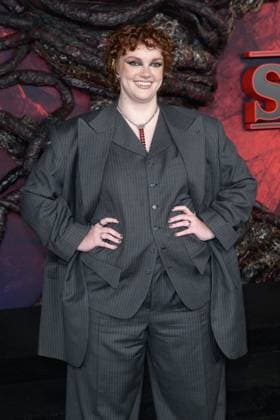 Stranger Things 5 Premiere - Los Angeles, USA LOS ANGELES, USA. November 06, 2025: Shannon Purser at the premiere for Netflix s Stranger Things 5 at the TCL Chinese Theatre. Los Angeles CA USA  Copyright: xPaulxSmith Featureflashx