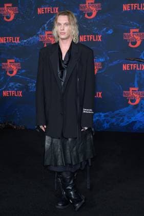 Stranger Things 5 Premiere - Los Angeles, USA LOS ANGELES, USA. November 06, 2025: Jamie Campbell Bower at the premiere for Netflix s Stranger Things 5 at the TCL Chinese Theatre. Los Angeles CA USA  Copyright: xPaulxSmith Featureflashx