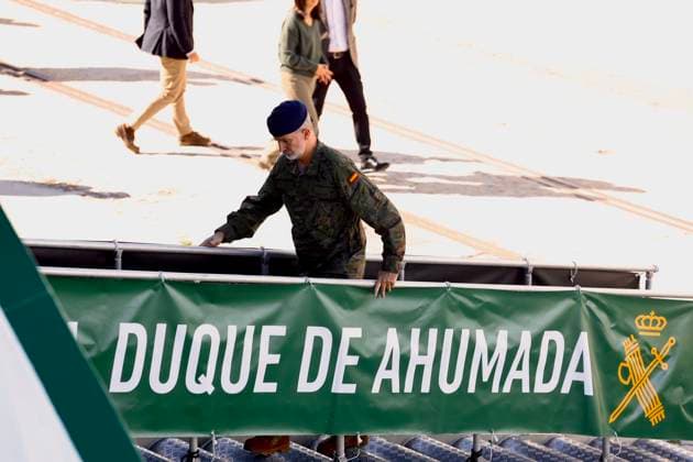 The King visits the Maritime Service Unit of the Civil Guard in the Cadiz Free Trade Zone King Felipe VI embarking on the new multipurpose ocean-going vessel of the Duque de Ahumada Corps On November 7, 2025, in Cadiz Andalusia, Spain King Felipe VI visits this Friday in Cadiz the Training and Doctrine Unit of the Maritime Service of the Civil Guard, a training center for specialties in the field of the sea, In addition, he also visits the new multipurpose ocean-going vessel of the Duque de Ahumada Corps, which has recently joined the Maritime Service of the Civil Guard for the prevention of cross-border crime, maritime security and against irregular migration and drug trafficking, among other missions 07 NOVEMBER 2025 Cadiz Anadalucia Cad  Copyright: xNachoxFradex 7083070