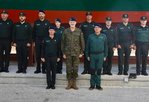 The King visits the Maritime Service Unit of the Civil Guard in the Cadiz Free Trade Zone King Felipe VI poses in a photo as part of a visit to the new multipurpose ocean-going vessel of the Duque de Ahumada Corps On November 7, 2025, in Cadiz Andalusia, Spain King Felipe VI visits this Friday in Cadiz the Training and Doctrine Unit of the Maritime Service of the Civil Guard, a training center for specialties in the field of the sea, In addition, he also visits the new multipurpose ocean-going vessel of the Duque de Ahumada Corps, which has recently joined the Maritime Service of the Civil Guard for the prevention of cross-border crime, maritime security and against irregular migration and drug trafficking, among other missions 07 NOVEMBER  Copyright: xNachoxFradex 7083072