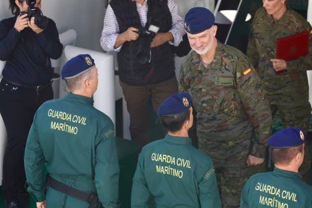 The King visits the Maritime Service Unit of the Civil Guard in the Cadiz Free Trade Zone King Felipe VI greets aboard the new multipurpose ocean-going vessel of the Duque de Ahumada Corps On November 7, 2025, in Cadiz Andalusia, Spain King Felipe VI visits this Friday in Cadiz the Training and Doctrine Unit of the Maritime Service of the Civil Guard, a training center for specialties in the field of the sea, In addition, he also visits the new multipurpose ocean-going vessel of the Duque de Ahumada Corps, which has recently joined the Maritime Service of the Civil Guard for the prevention of cross-border crime, maritime security and against irregular migration and drug trafficking, among other missions 07 NOVEMBER 2025 Cadiz Anadalucia Ca  Copyright: xNachoxFradex 7083069
