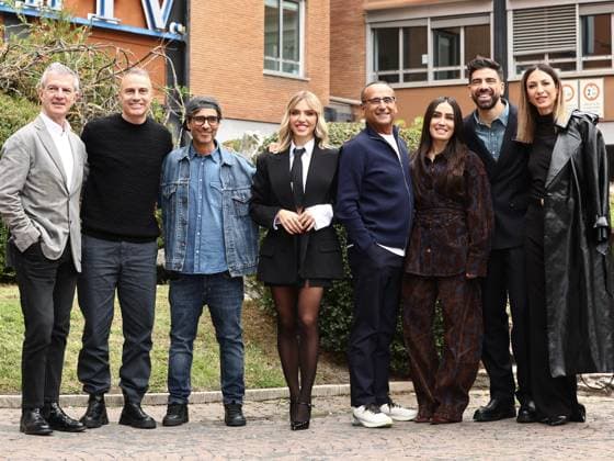 Rome, Italy: Rome, Rai headquarters formerly in Teulada, photocall for the TV show Sanremo Giovani. Pictured: Claudio Fasulo, Daniele Battaglia, Enrico Cremonesi, Carolina Rey, Carlo Conti, Manola Moslehi, Gianluca Gazzoli, and Ema Stokholma. Rome Italy - ZUMAp169 20251107_zea_p169_249 Copyright: xMarcoxProvvisionatox