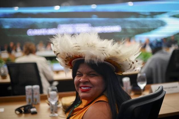 U.N Climate Change Conference COP 30 BELÉM, BRAZIL - NOVEMBER 7: (----EDITORIAL USE ONLY - MANDATORY CREDIT - COP30 PRESS OFFICE HANDOUT - NO MARKETING NO ADVERTISING CAMPAIGNS - DISTRIBUTED AS A SERVICE TO CLIENTS----) Brazil s Minister of Indigenous Peoples Sonia Guajajara smiles during General Plenary Session of Leaders at the United Nations Climate Change Conference COP 30 in Belém, Brazil, on November 7, 2025. COP 30 Press Office handout Anadolu Belem Brazil. Editorial use only. Please get in touch for any other usage.  Copyright: x2025xAnadoluxCOPx30xPressxOfficex xhandoutx